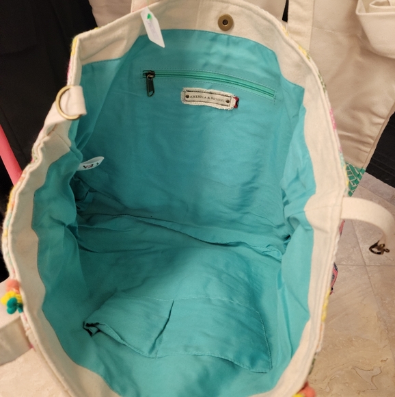 America & Beyond Daphne Beaded Tote Bag w/tassel - Picture 5 of 13